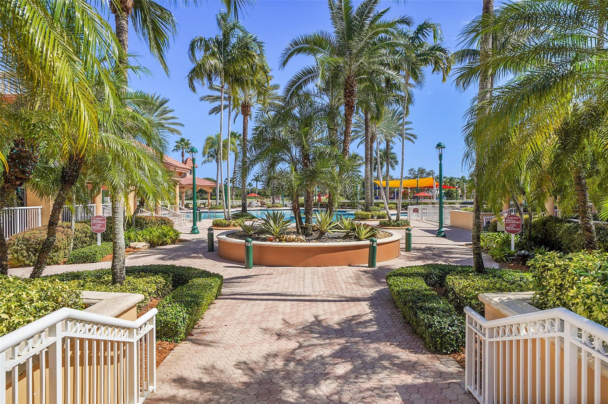 Grand Key - Sunset Lakes - Residential