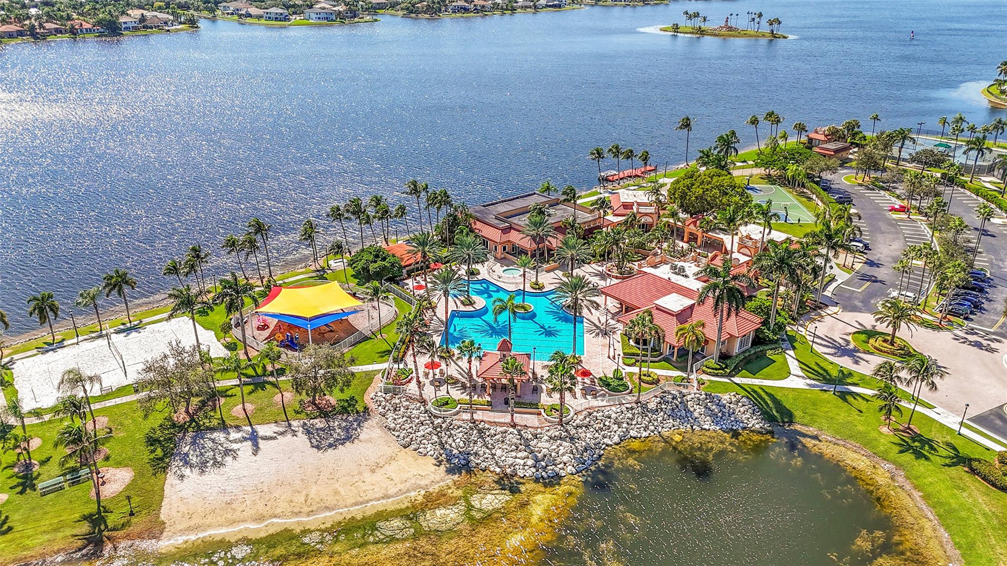 Grand Key - Sunset Lakes - Residential
