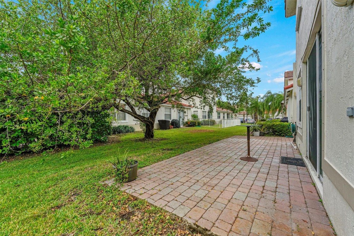 Grand Key - Sunset Lakes - Residential