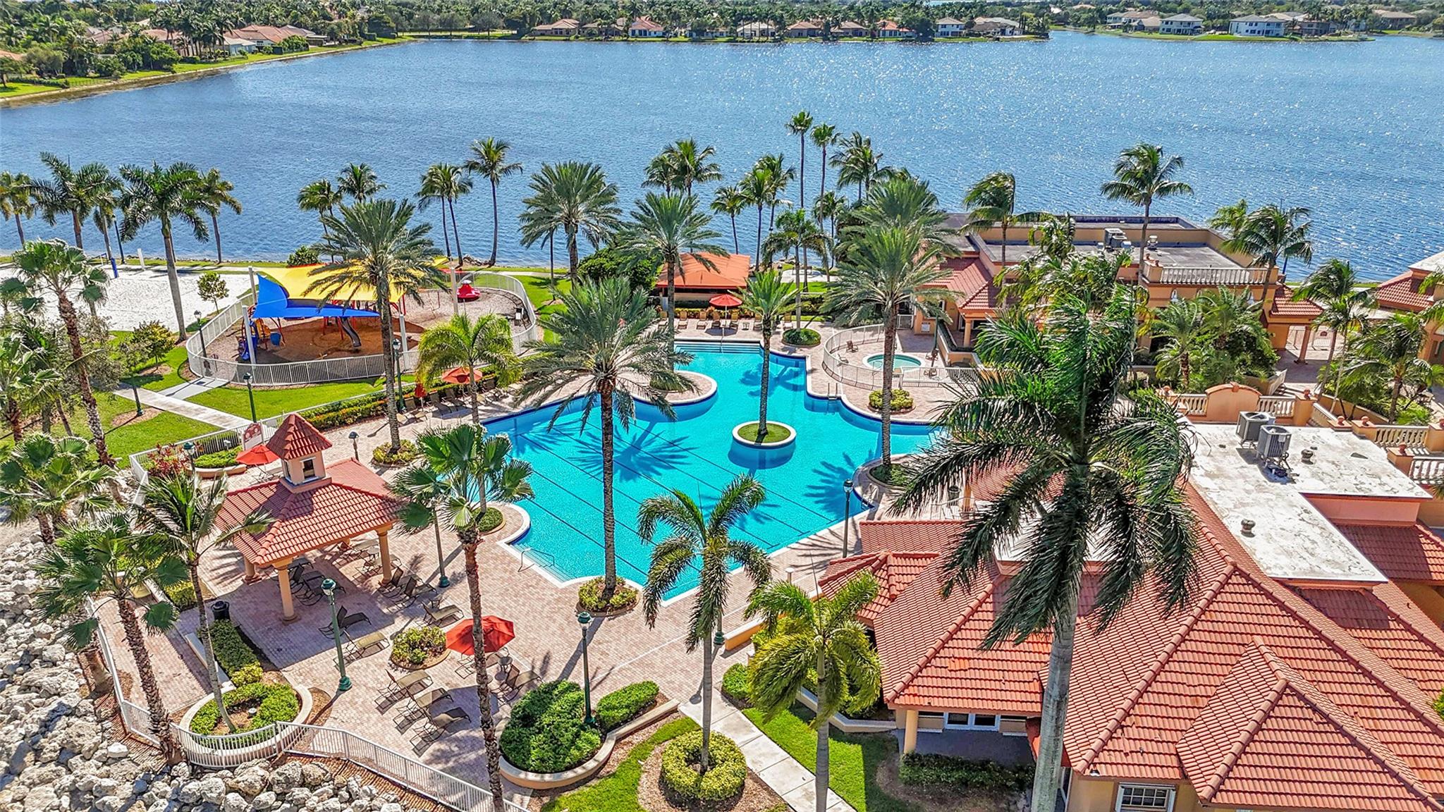 Grand Key - Sunset Lakes - Residential