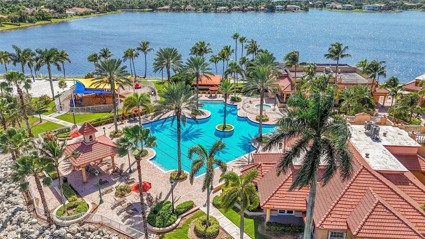 Grand Key - Sunset Lakes - Residential