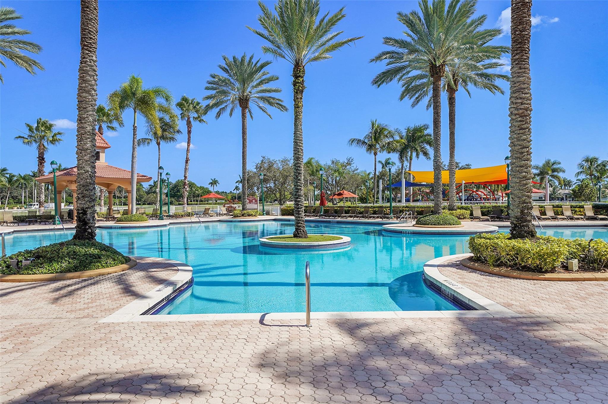 Grand Key - Sunset Lakes - Residential