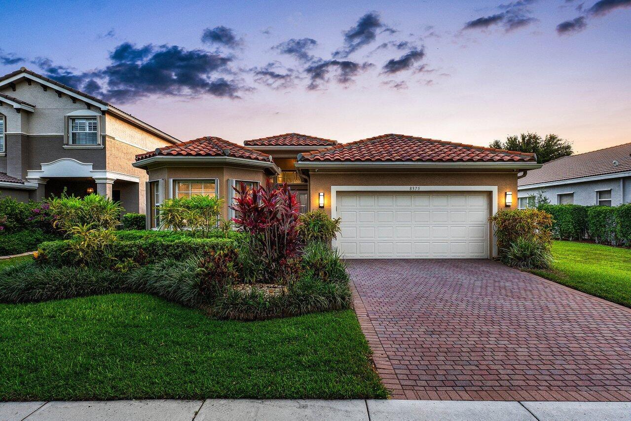 8375 Emerald Winds Circle, Boynton Beach, FL, 33473/$814,900 4 8375 Emerald Winds Circle