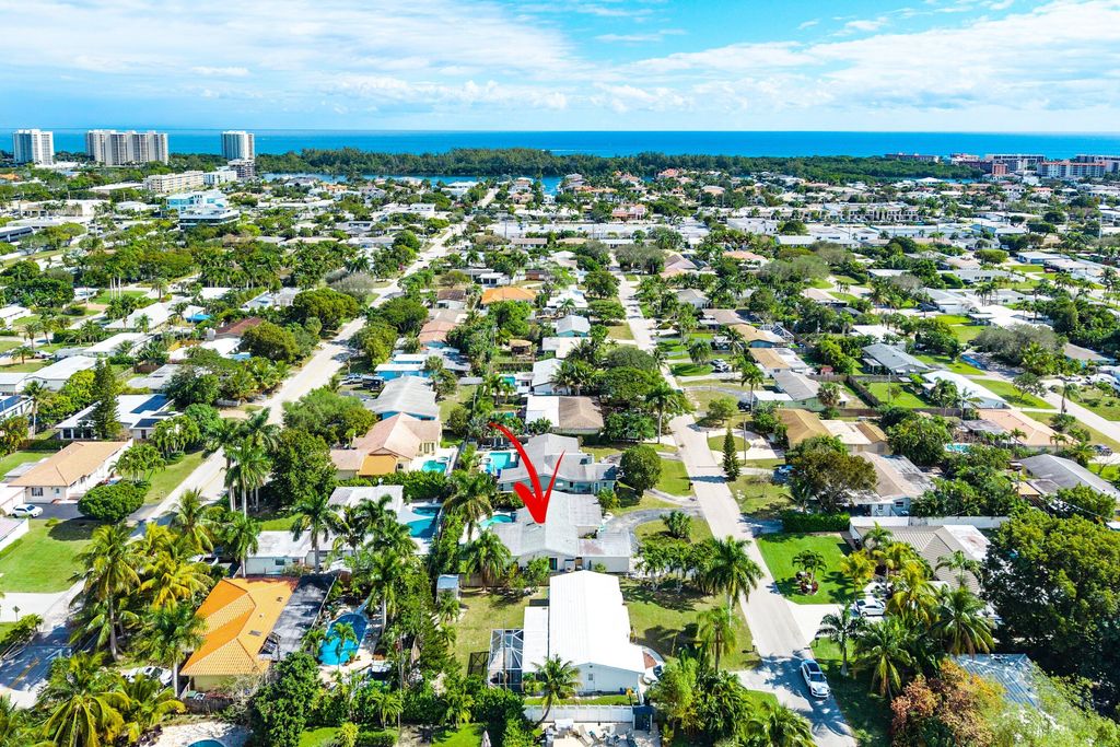 Photo of 435 NE 35th Street, Boca Raton, FL 33431 (MLS # R11161575)