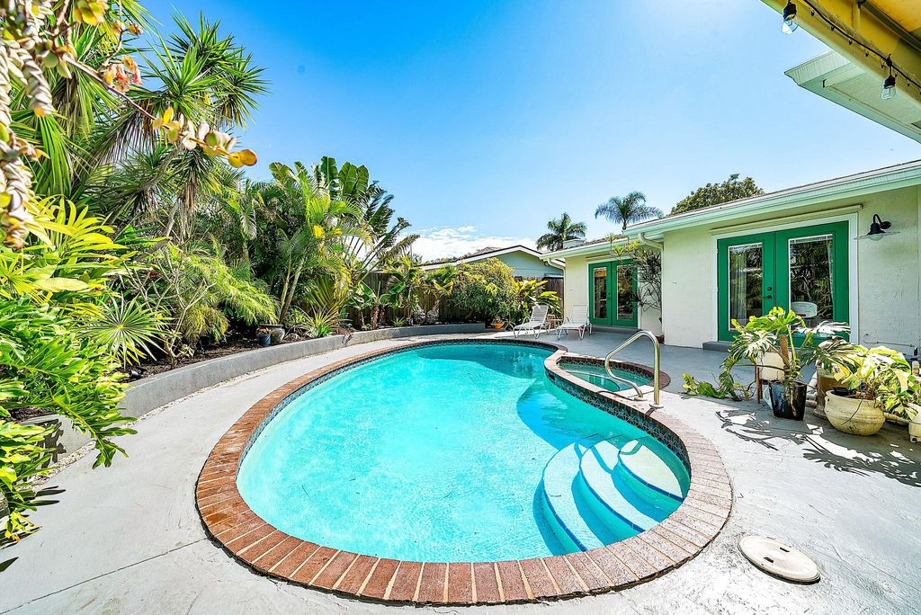 Photo of 435 NE 35th Street, Boca Raton, FL 33431 (MLS # R11161575)