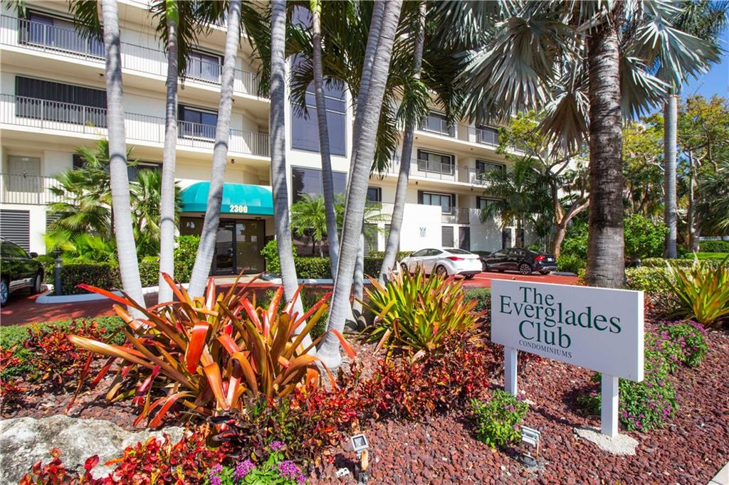 EVERGLADES CLUB - Residential