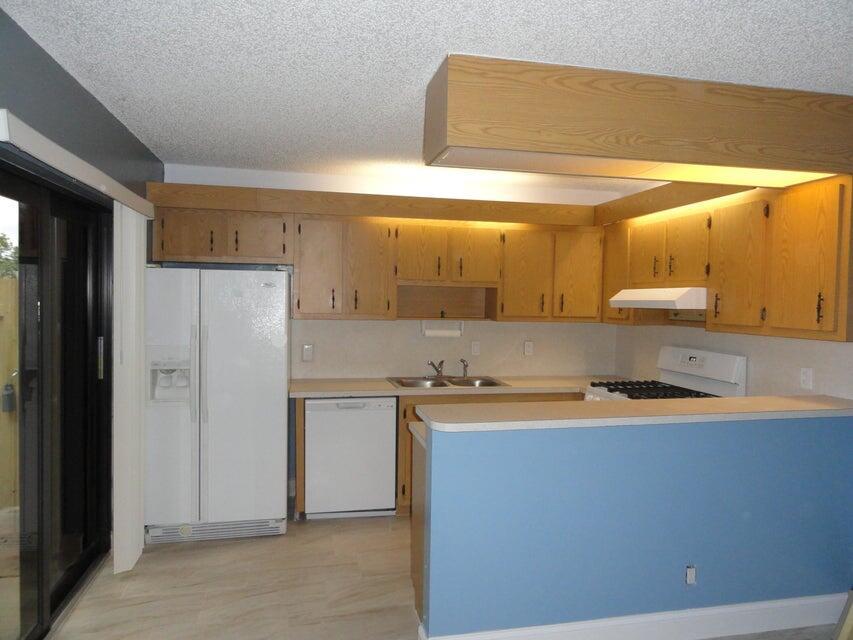 2464 Waterside Drive