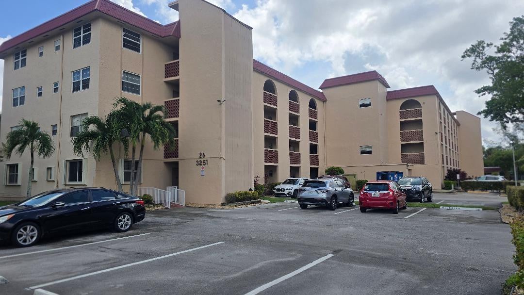 3251 Holiday Springs Boulevard 302, Margate FL 33063