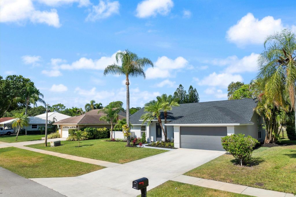 Photo of 1747 Primrose Lane, Wellington, FL 33414 (MLS # R10981914)