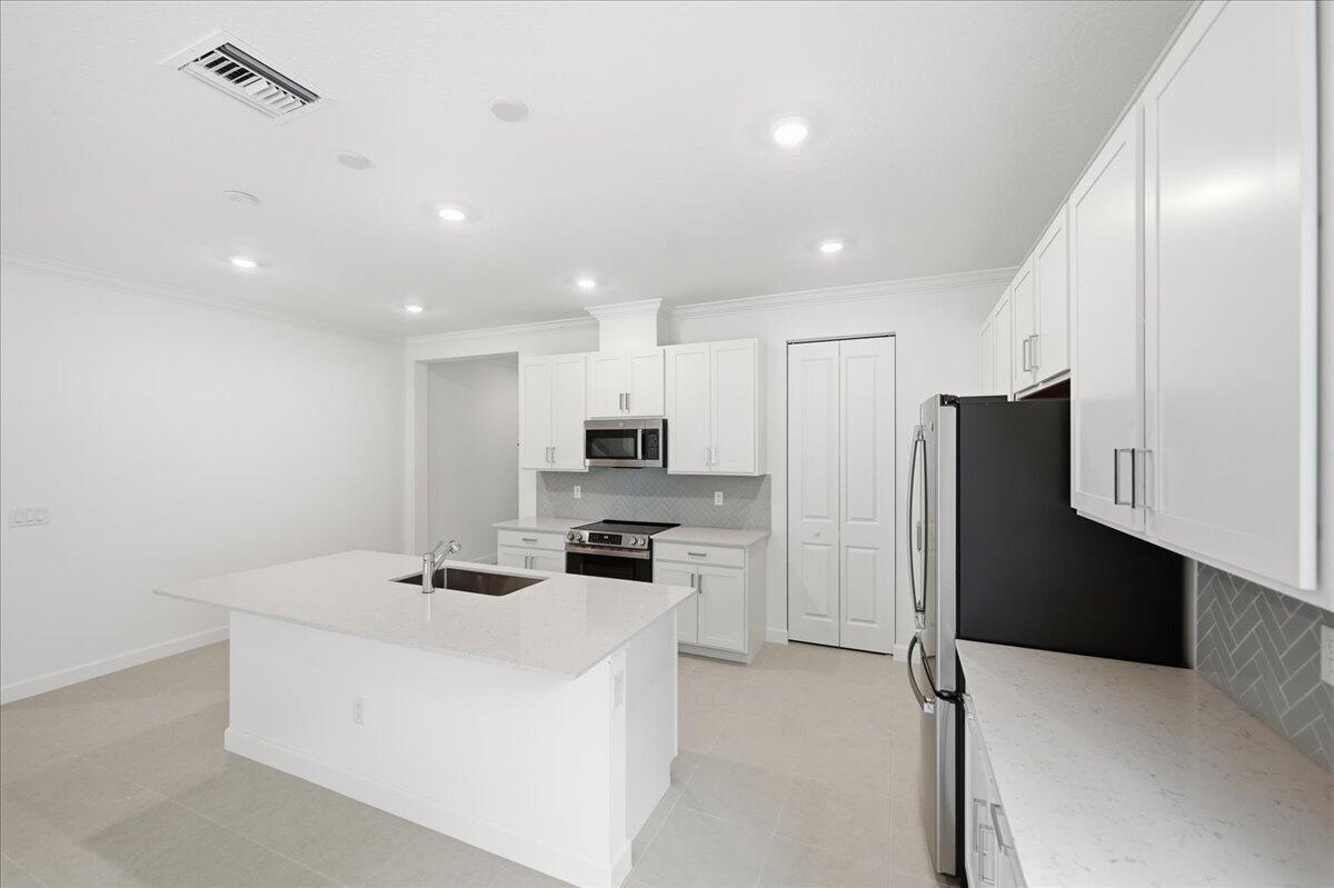 ESTATES OF BOYNTON WATERS - Residential