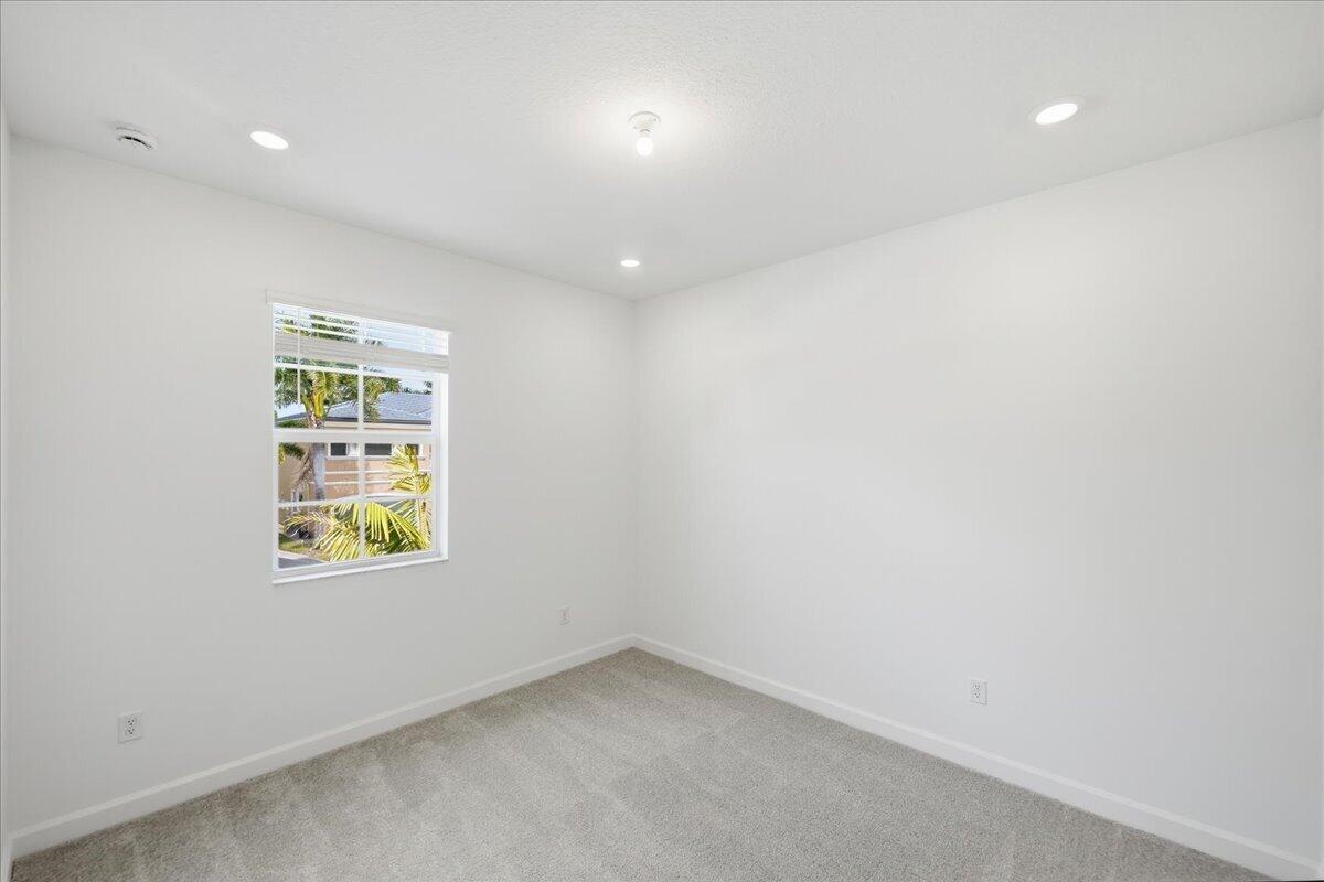 ESTATES OF BOYNTON WATERS - Residential