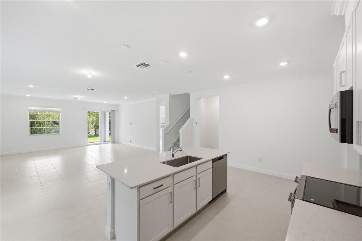 ESTATES OF BOYNTON WATERS - Residential