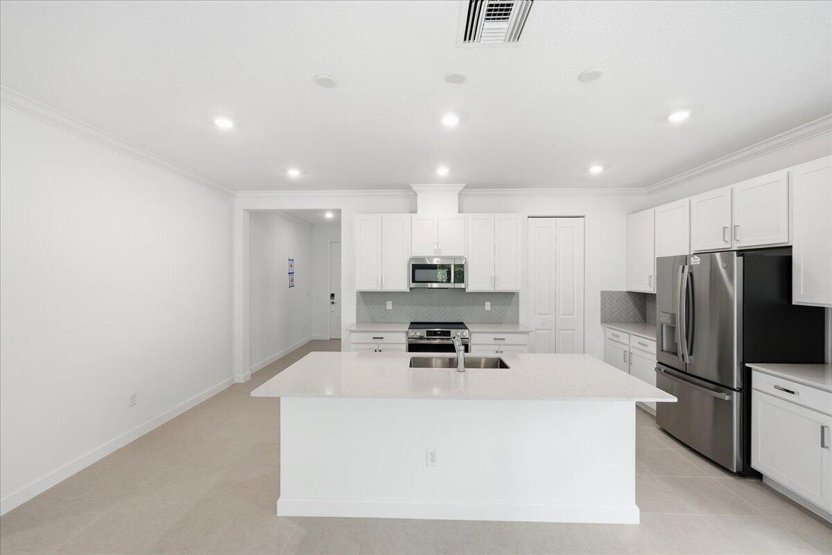 ESTATES OF BOYNTON WATERS - Residential