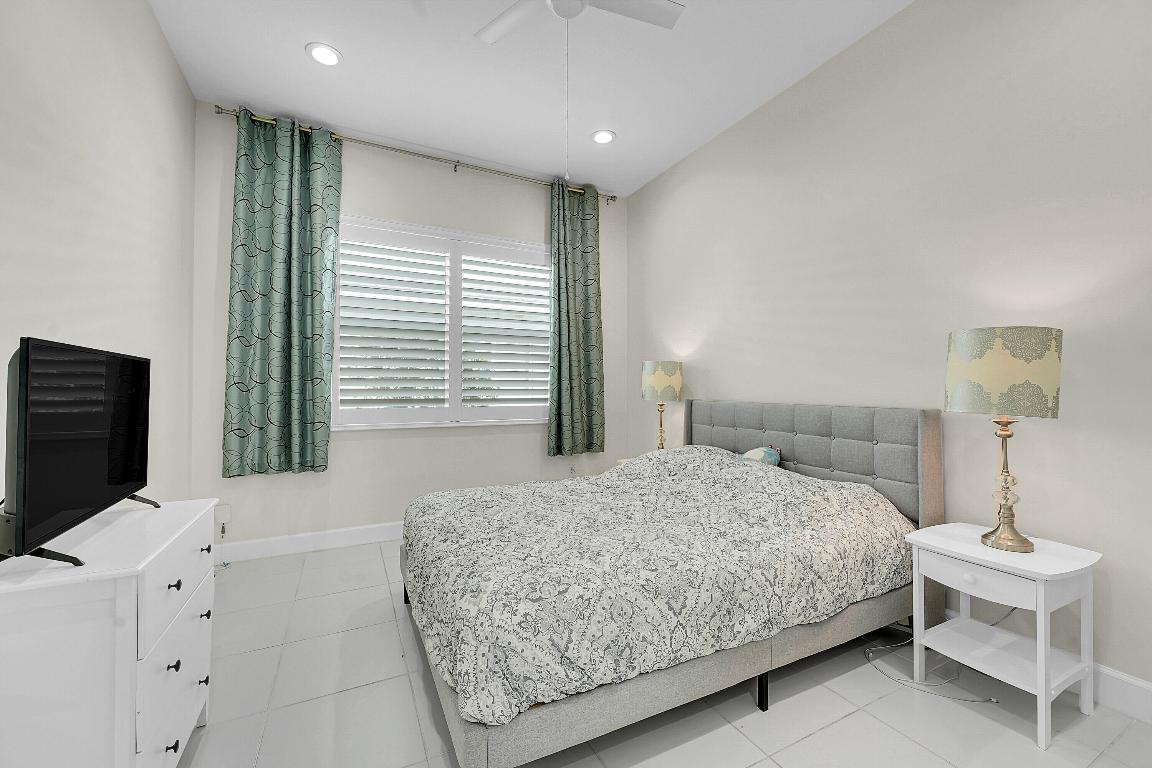 HAMMOCKS OF WESTLAKE - Residential