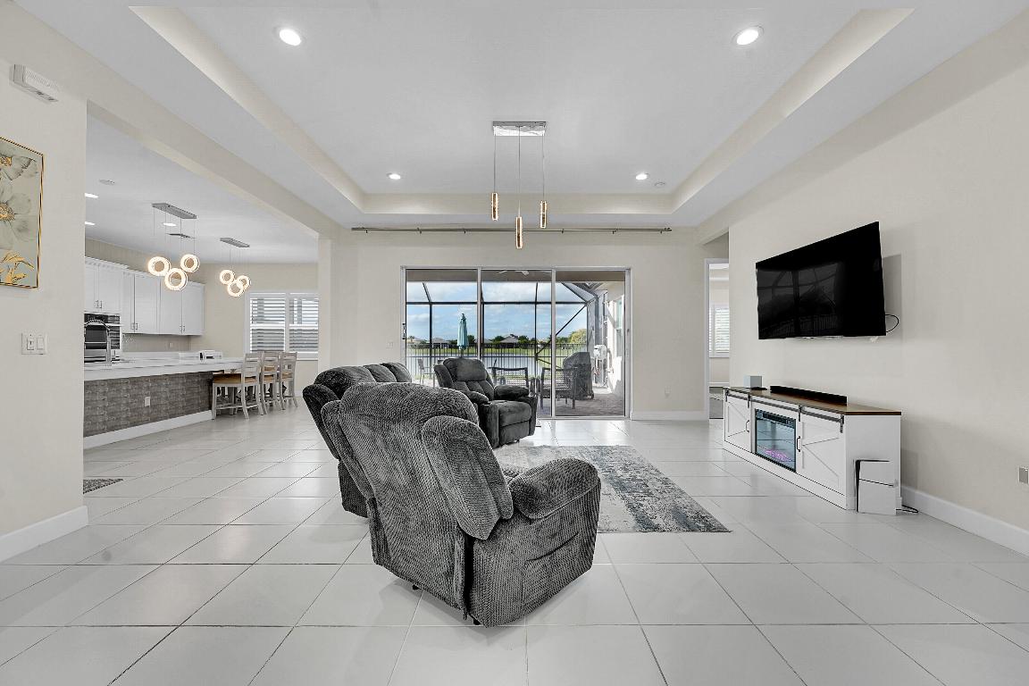 HAMMOCKS OF WESTLAKE - Residential