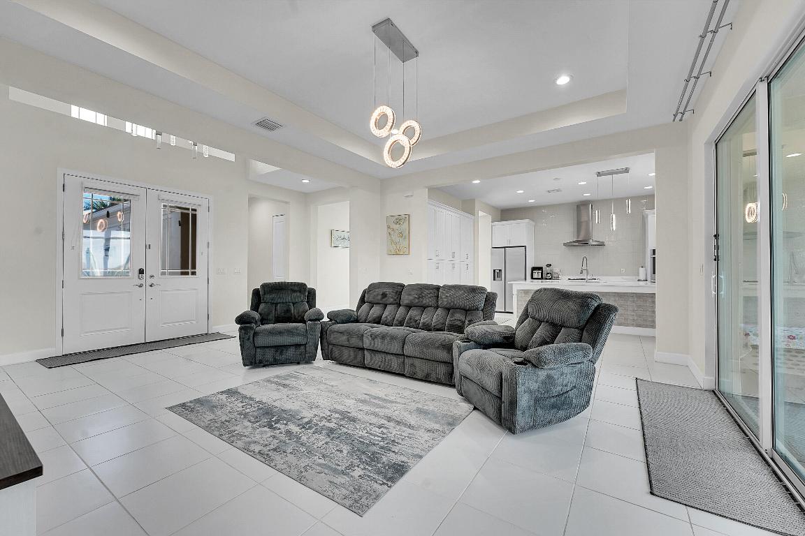 HAMMOCKS OF WESTLAKE - Residential