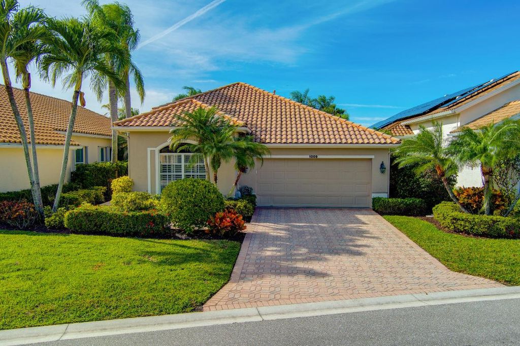 Photo of 1009 Diamond Head Way, Palm Beach Gardens, FL 33418 (MLS # R10946502)