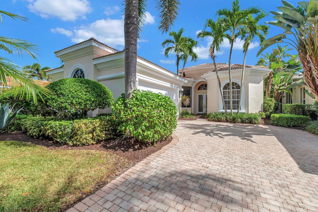 Photo of 7910 Villa D Este Way, Delray Beach, FL 33446 (MLS # R10933020)