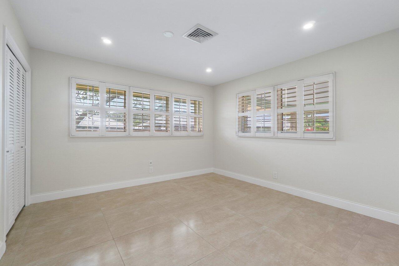 YORKTOWNE VILLAS - Residential