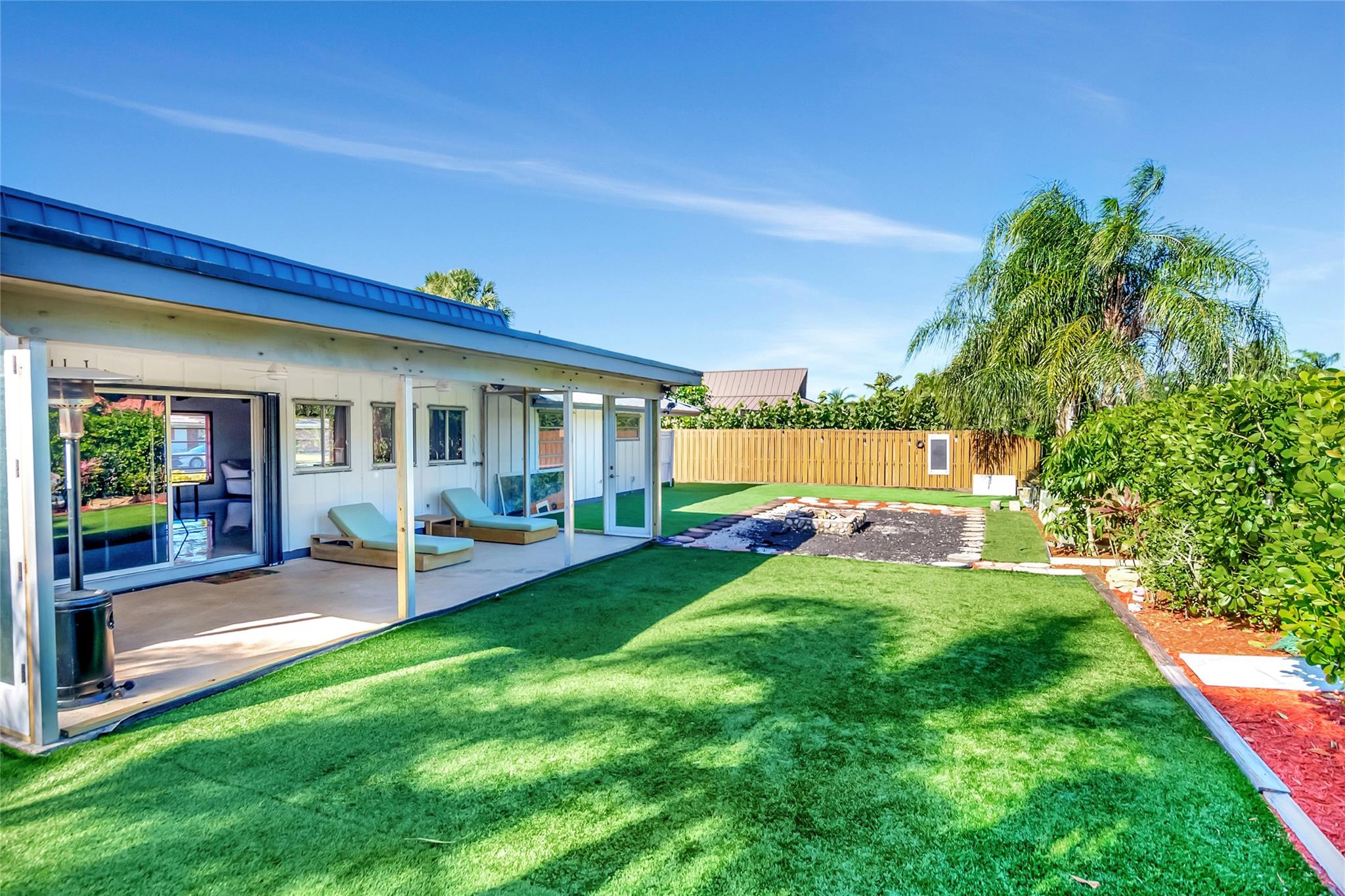 LAKE FLORESTA PARK - Residential Lease