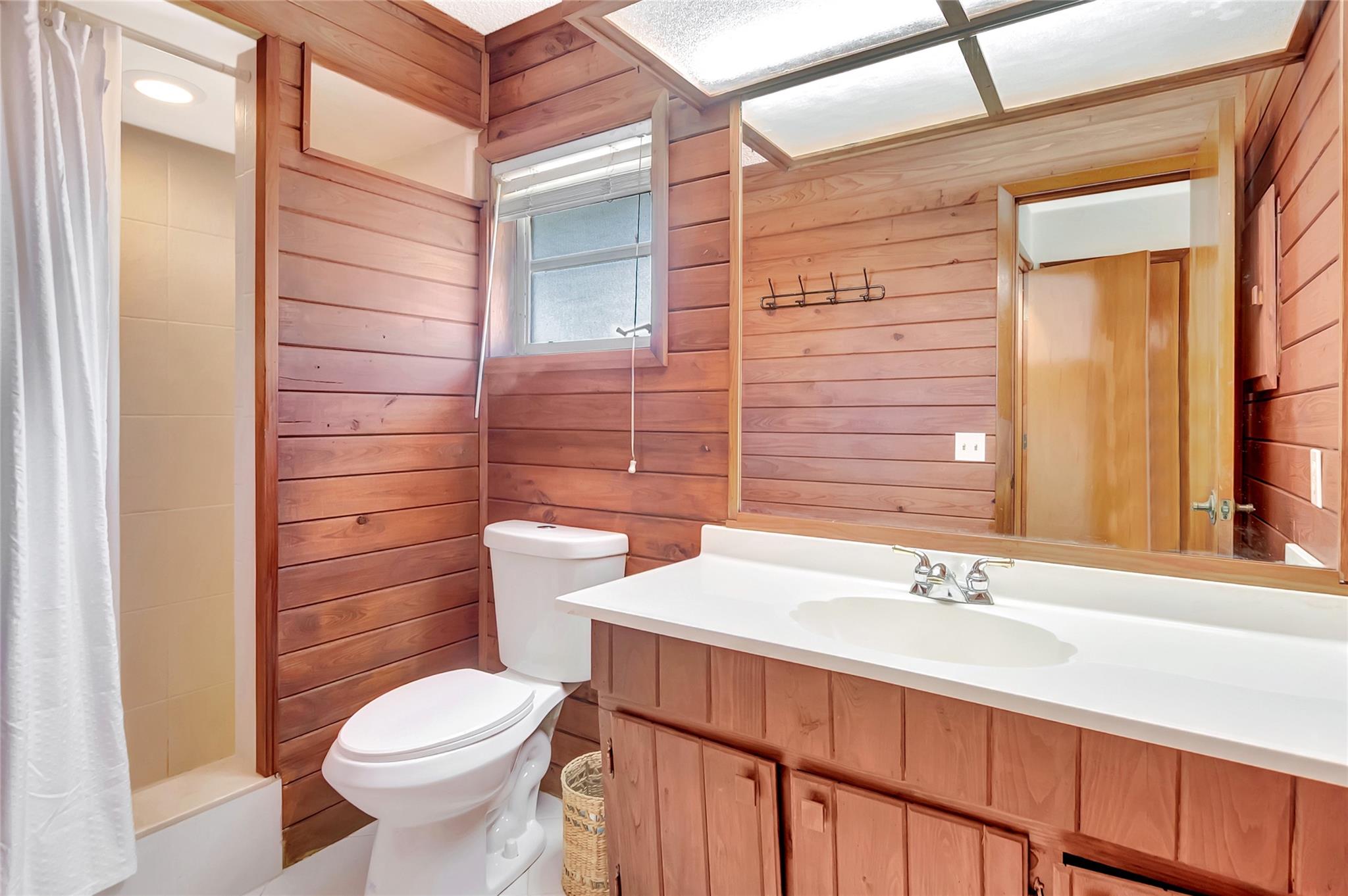 LAKE FLORESTA PARK - Residential Lease