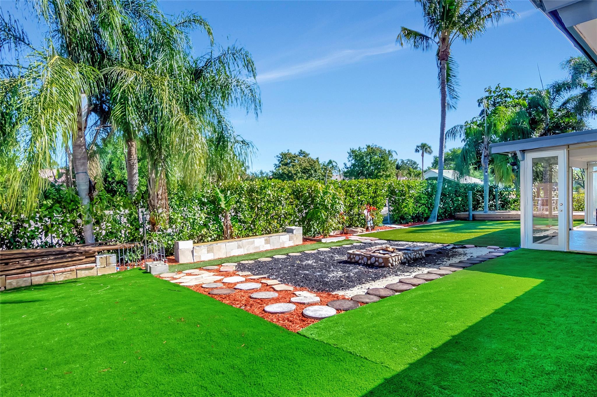 LAKE FLORESTA PARK - Residential Lease