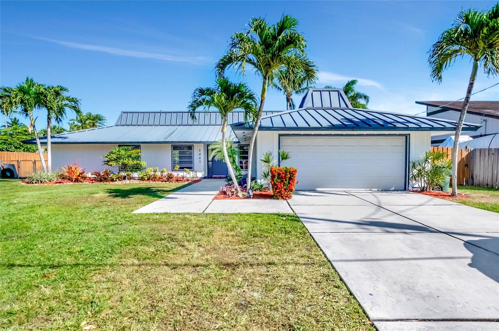 Photo of 1023 NW 7th Street, Boca Raton, FL 33486 (MLS # F10493244)