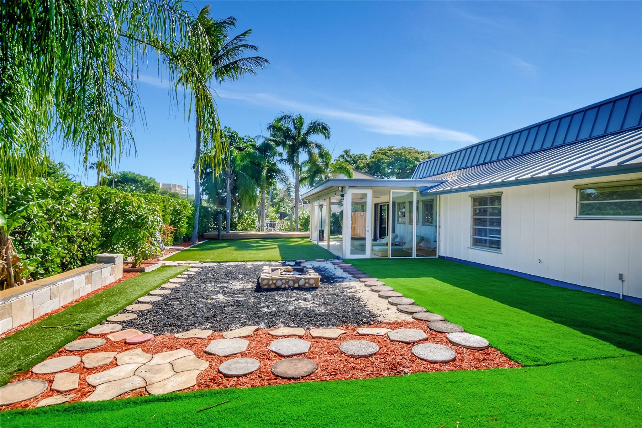 LAKE FLORESTA PARK - Residential Lease