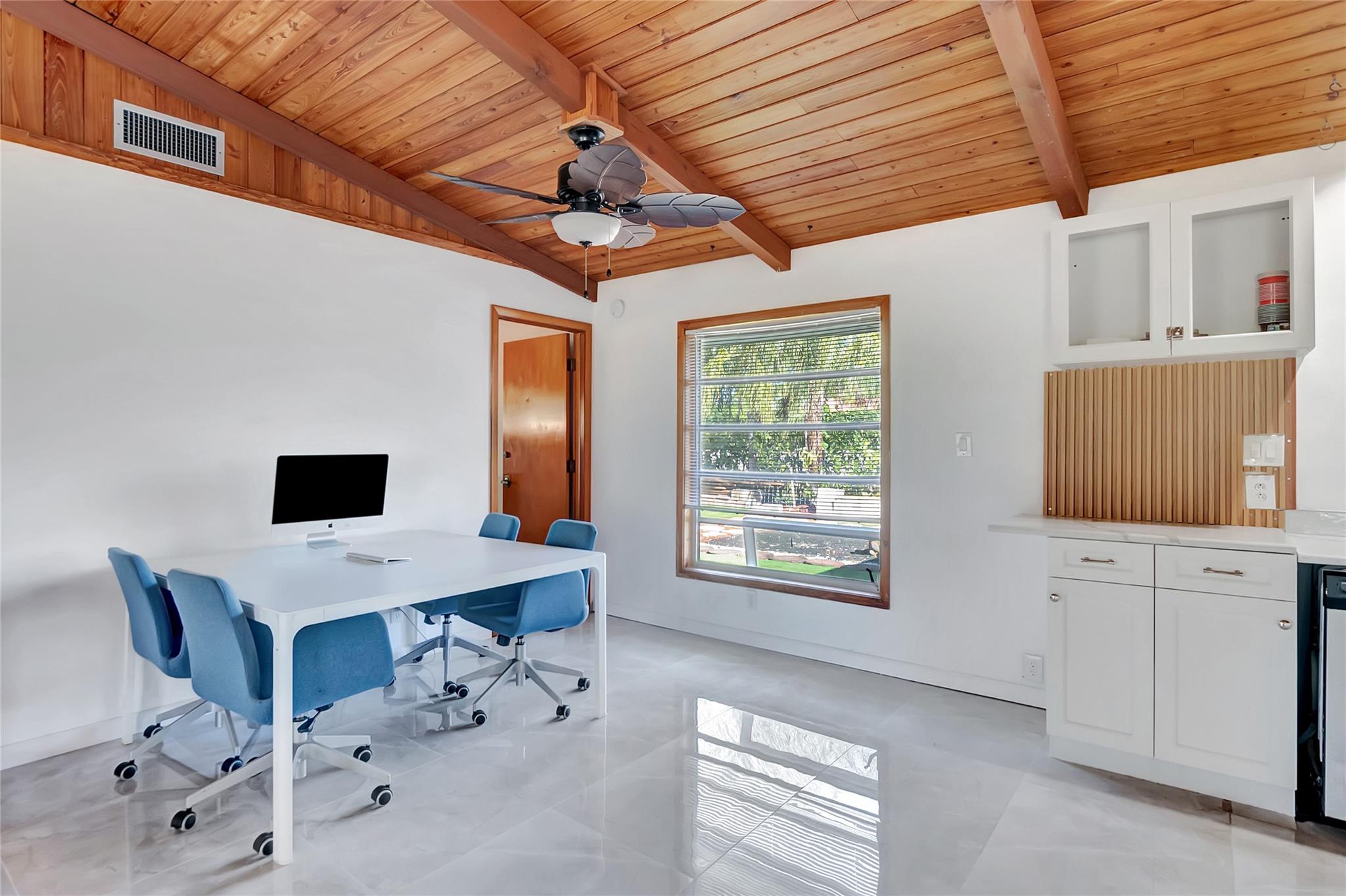 LAKE FLORESTA PARK - Residential Lease