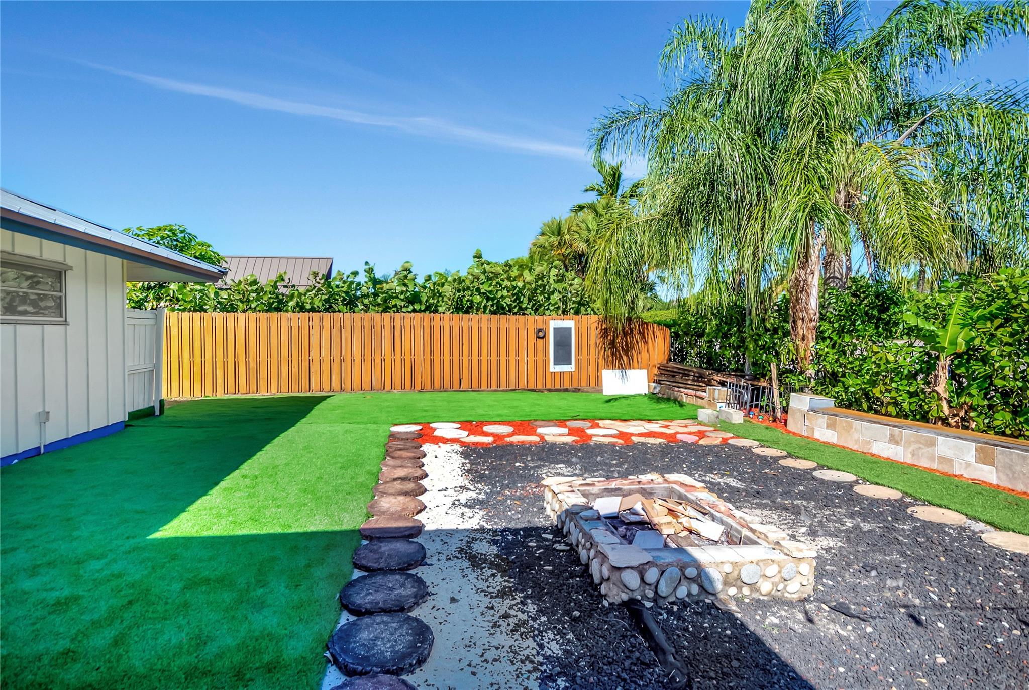 LAKE FLORESTA PARK - Residential Lease