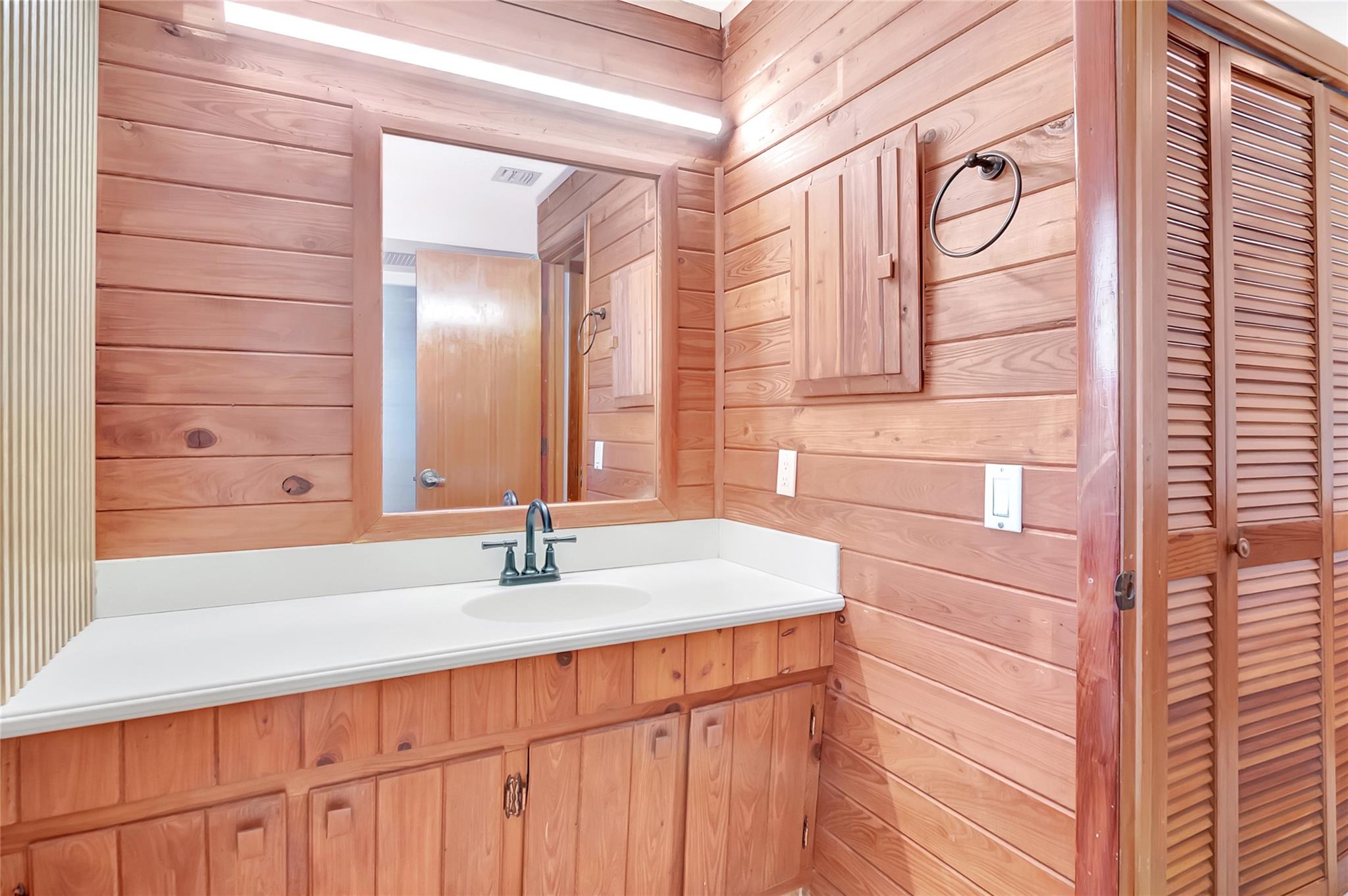 LAKE FLORESTA PARK - Residential Lease