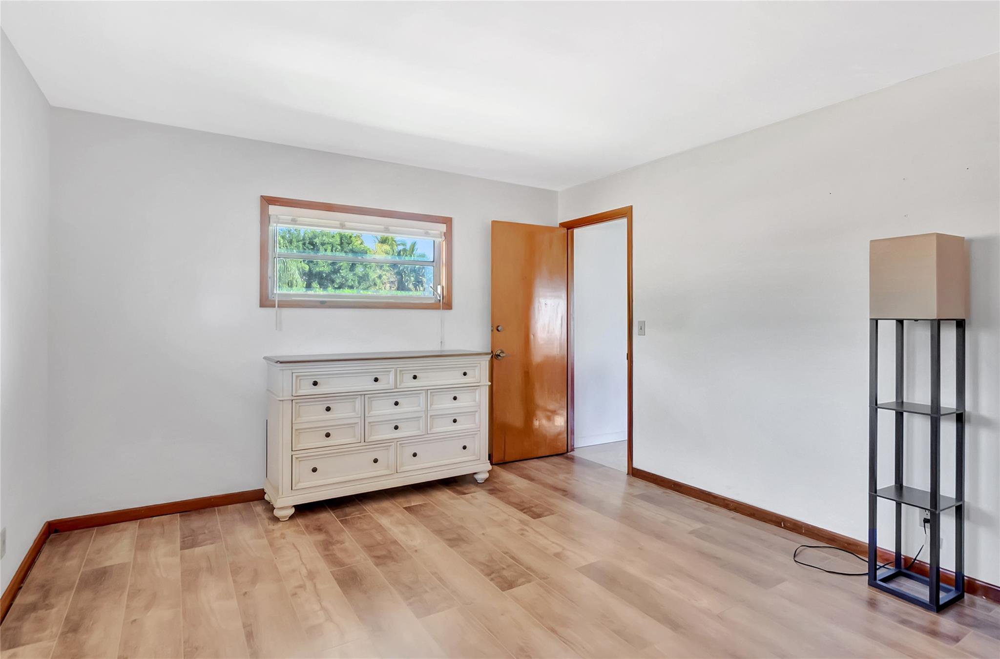 LAKE FLORESTA PARK - Residential Lease