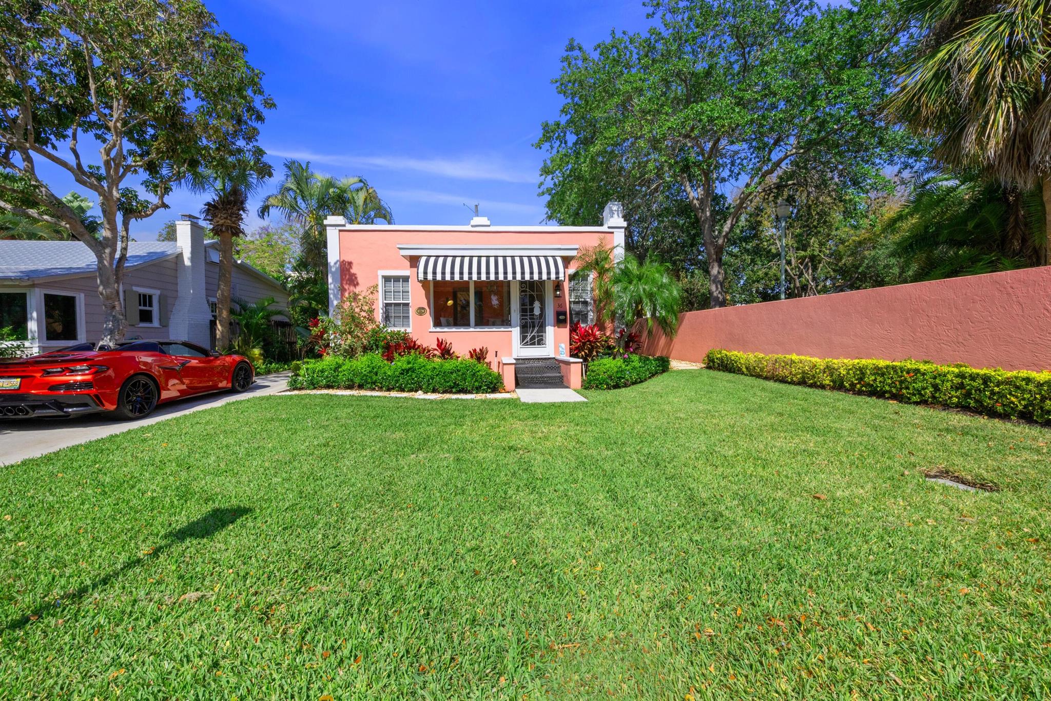 36 Palm Sq Square