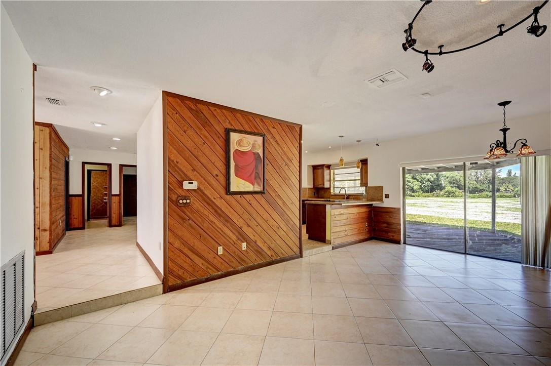 EVERGLADES SUGAR & LAND C - Residential