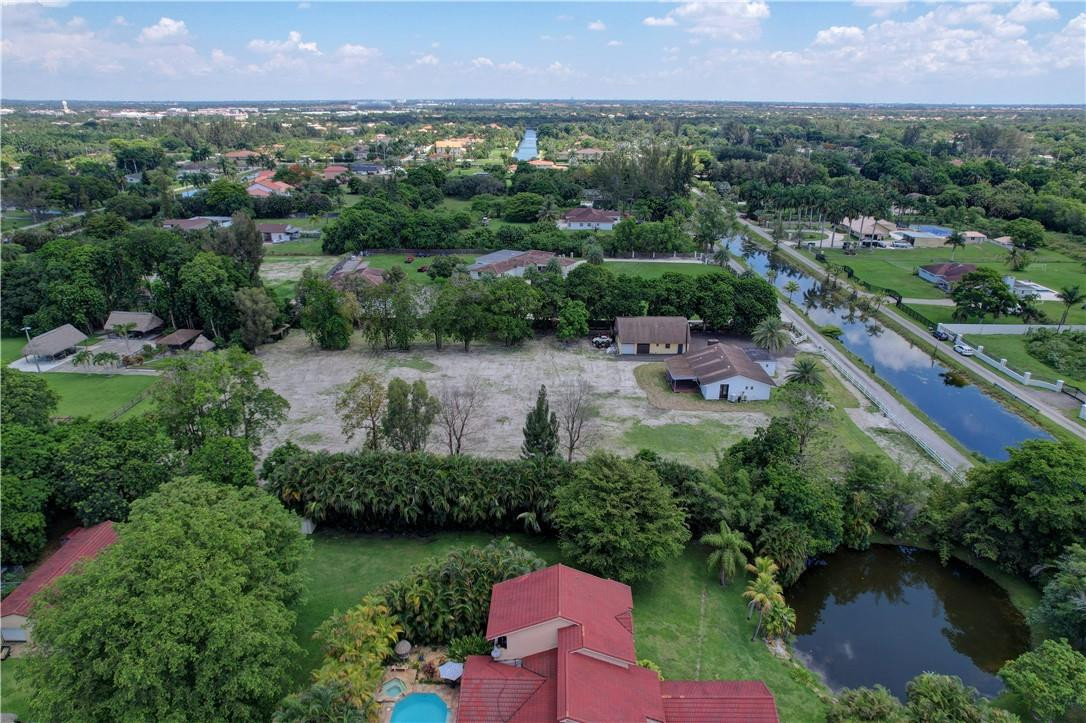 EVERGLADES SUGAR & LAND C - Residential