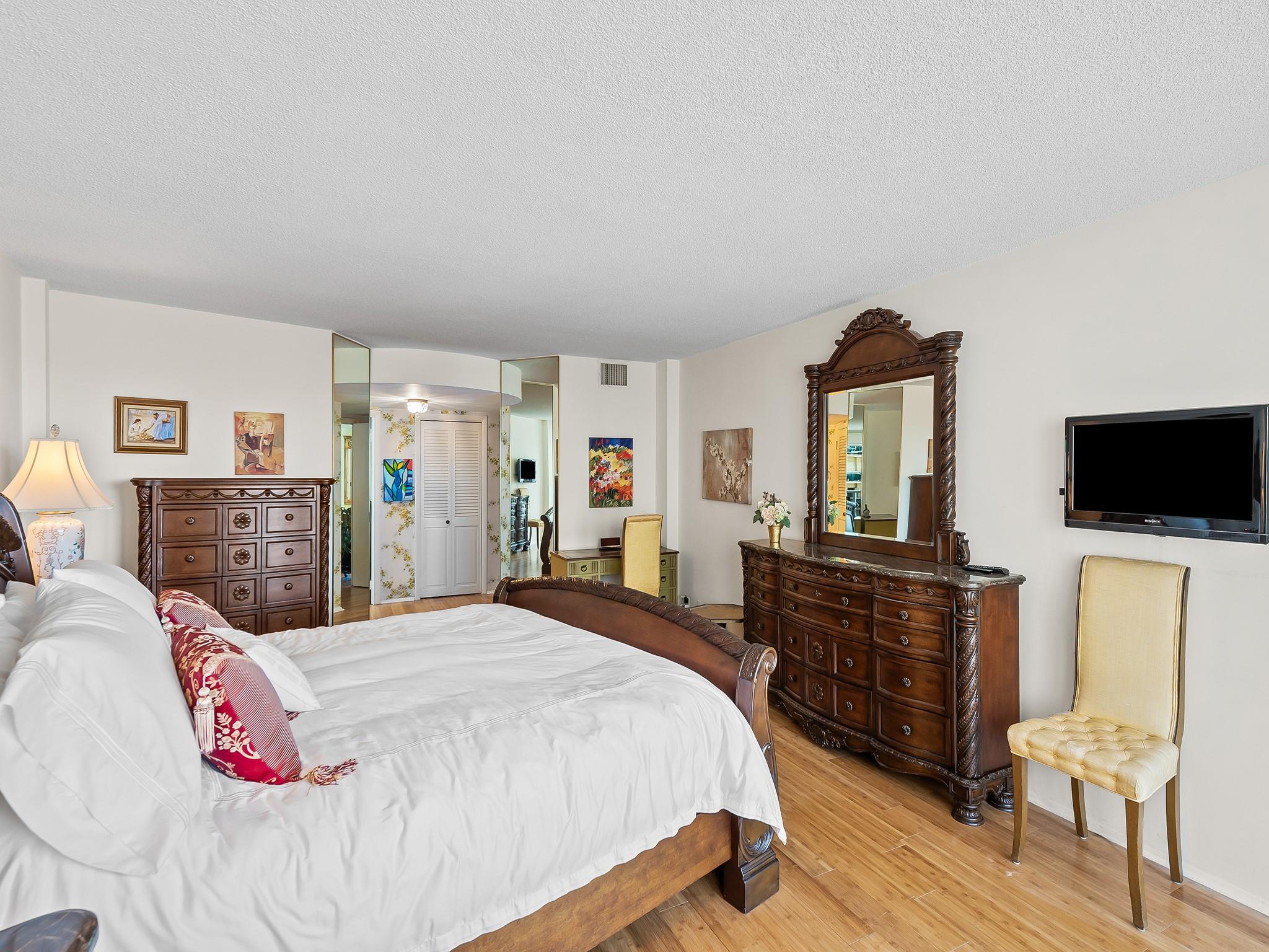 THE GALLEON - Residential