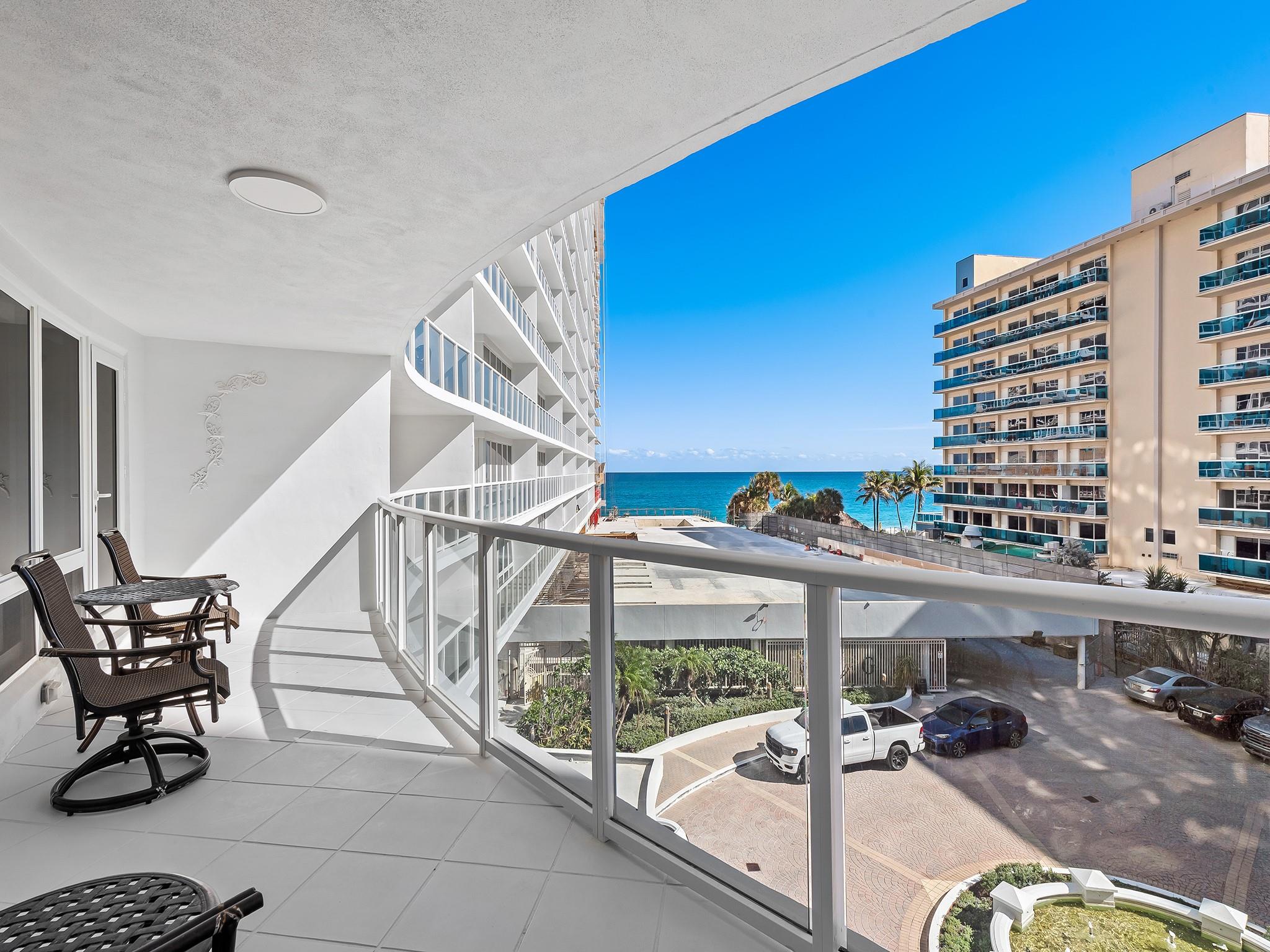 THE GALLEON - Residential