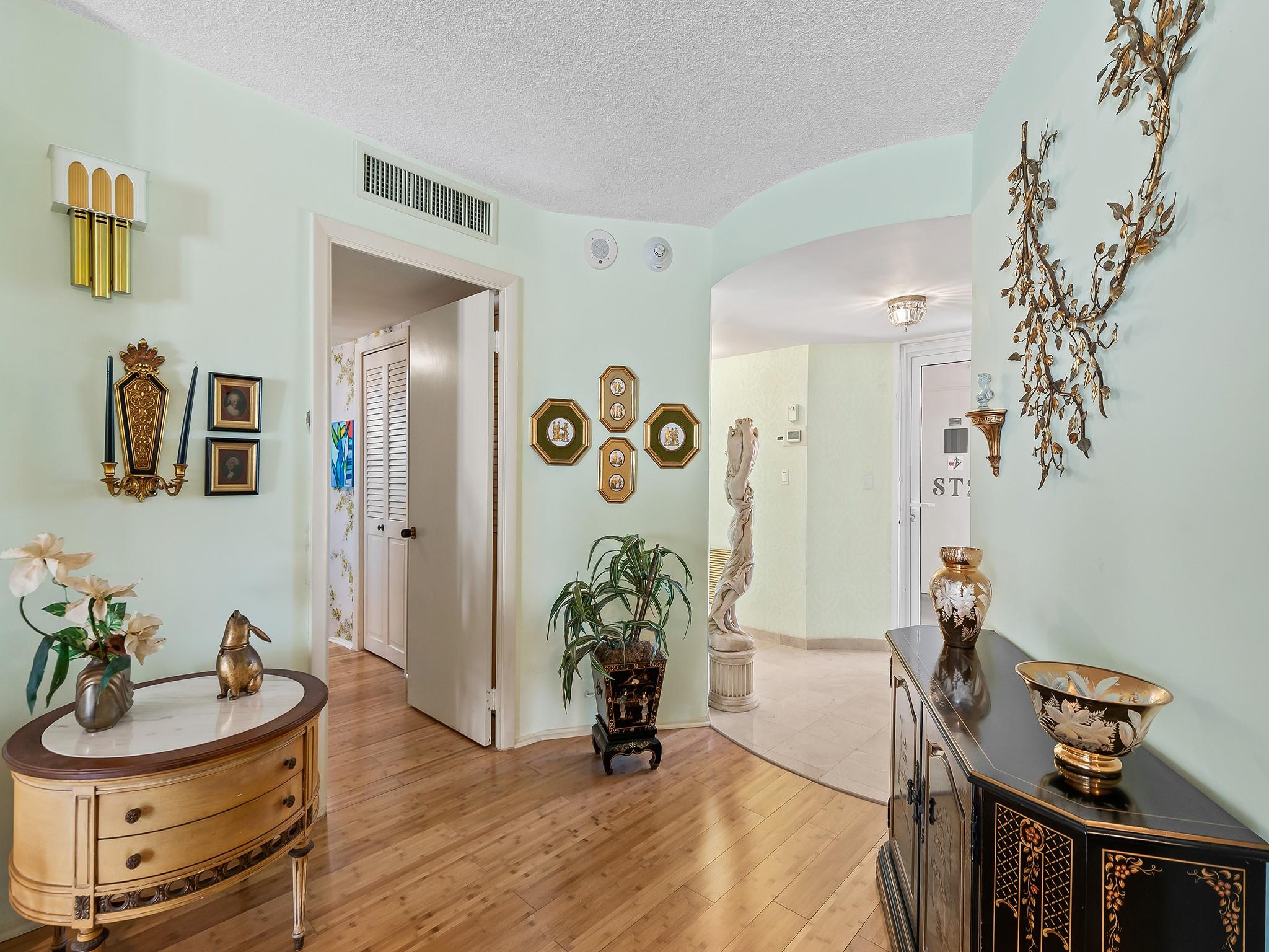 THE GALLEON - Residential