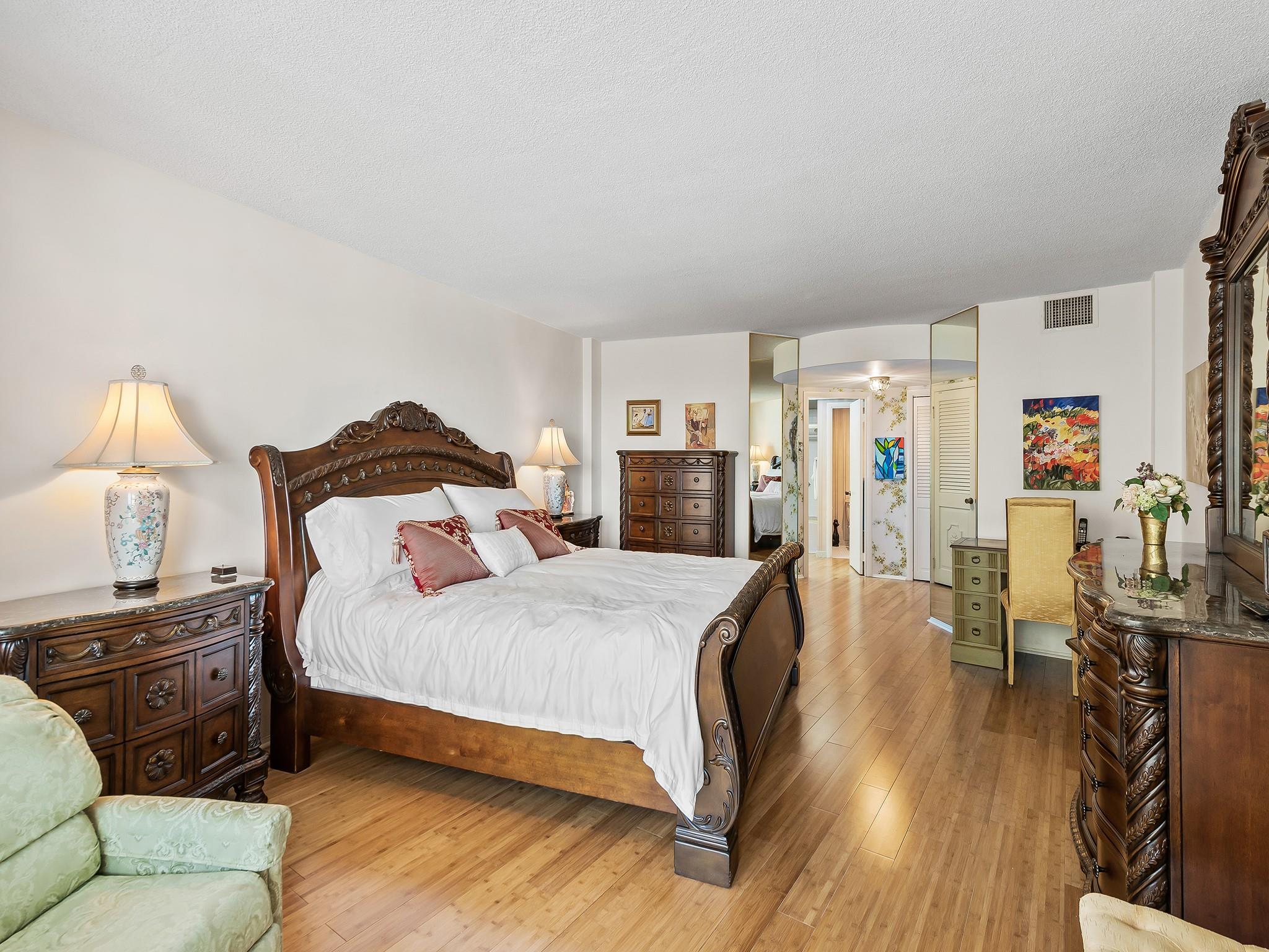 THE GALLEON - Residential