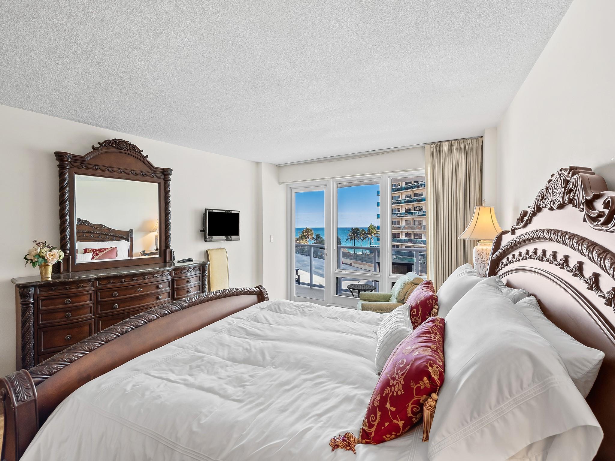 THE GALLEON - Residential