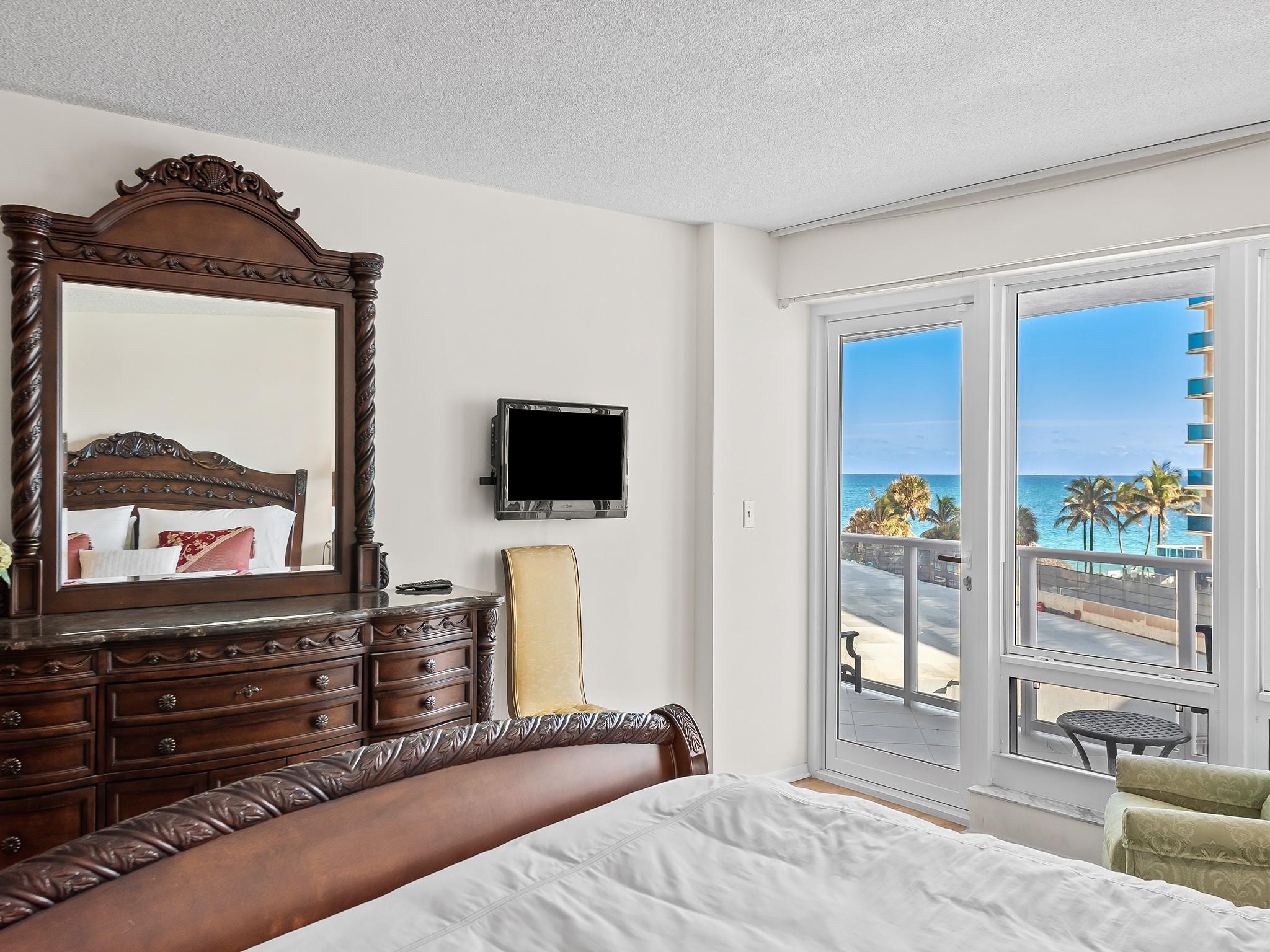 THE GALLEON - Residential