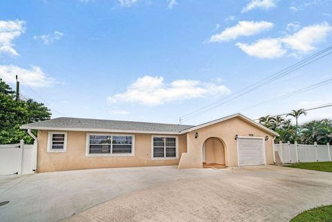 3518 10th Avenue N Palm Springs FL 33461