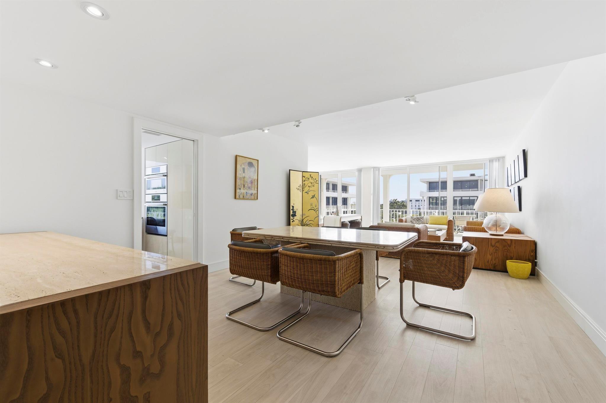 COVE CONDO - Residential