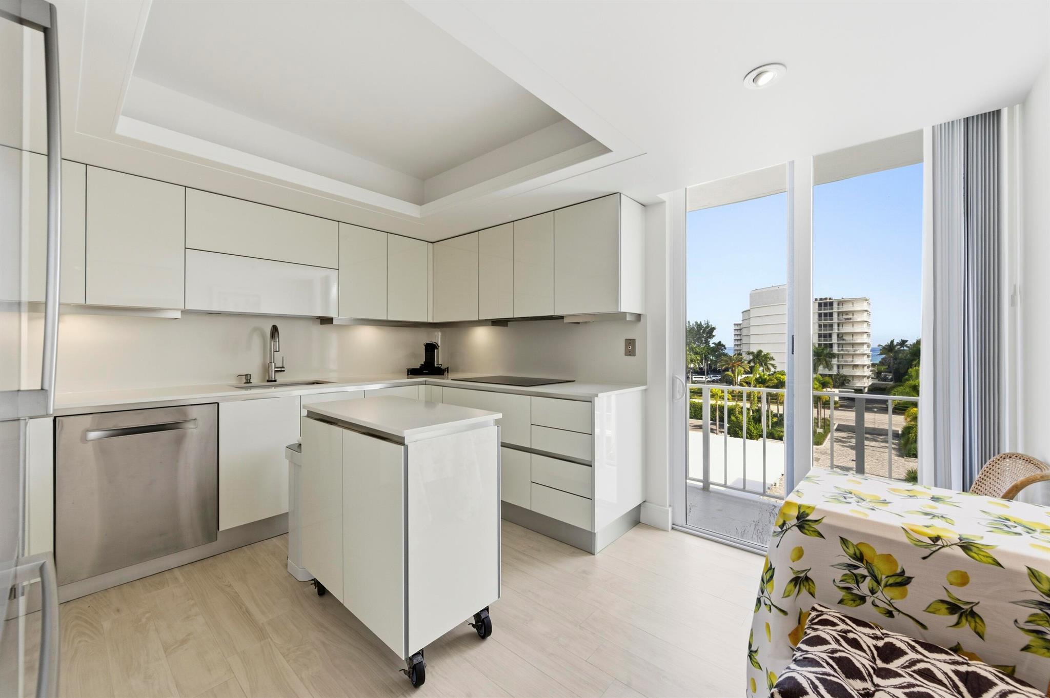 COVE CONDO - Residential