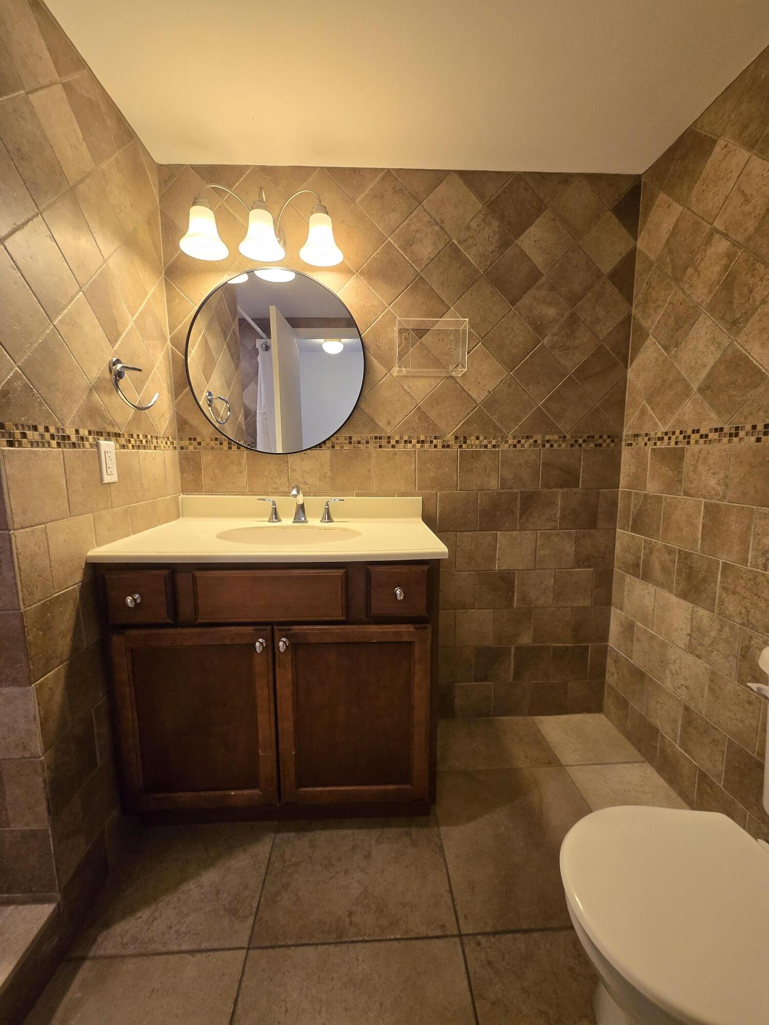 OLYMPUS CONDO PHASE - Residential Lease