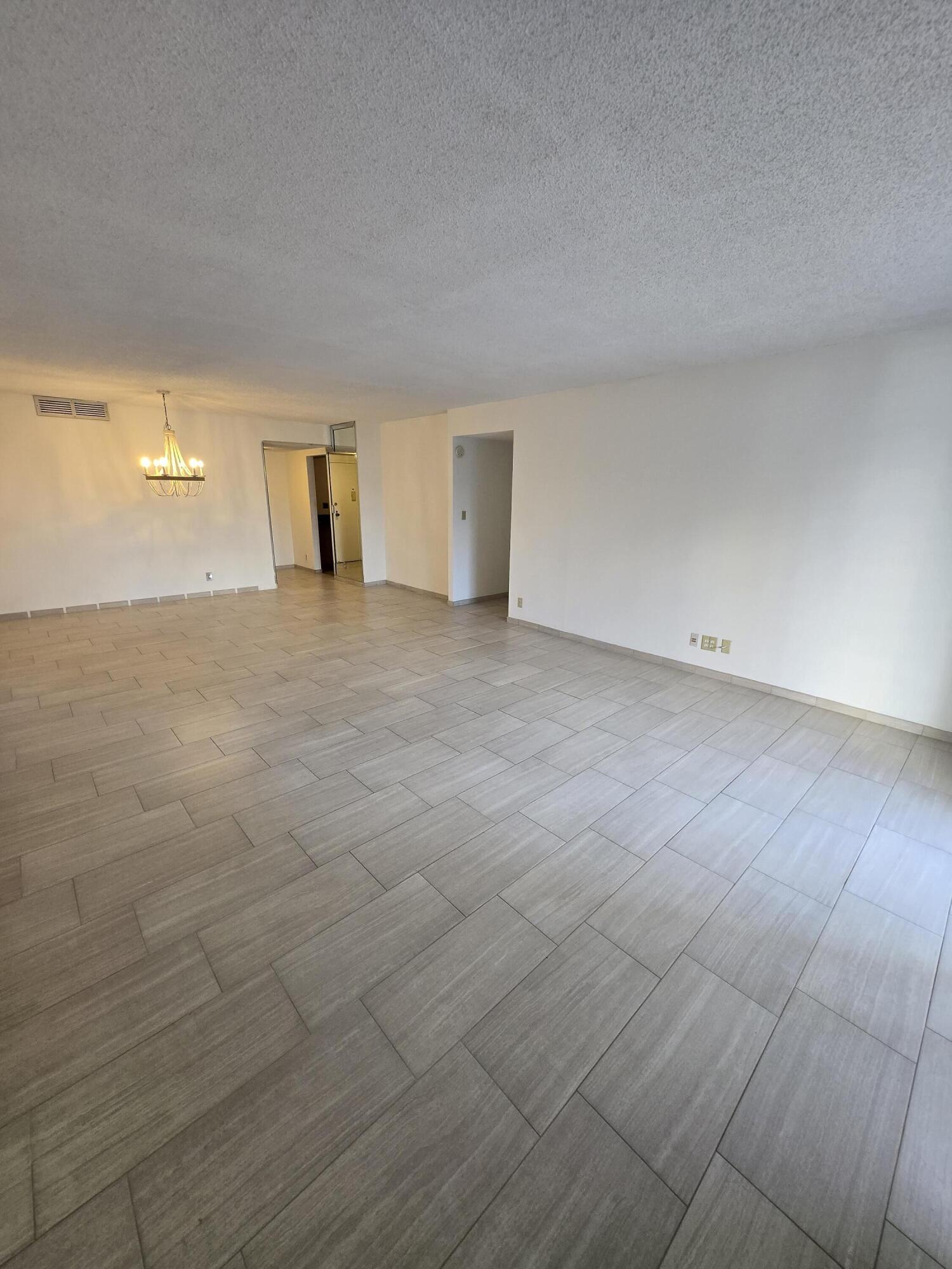 2500 Parkview Drive 412