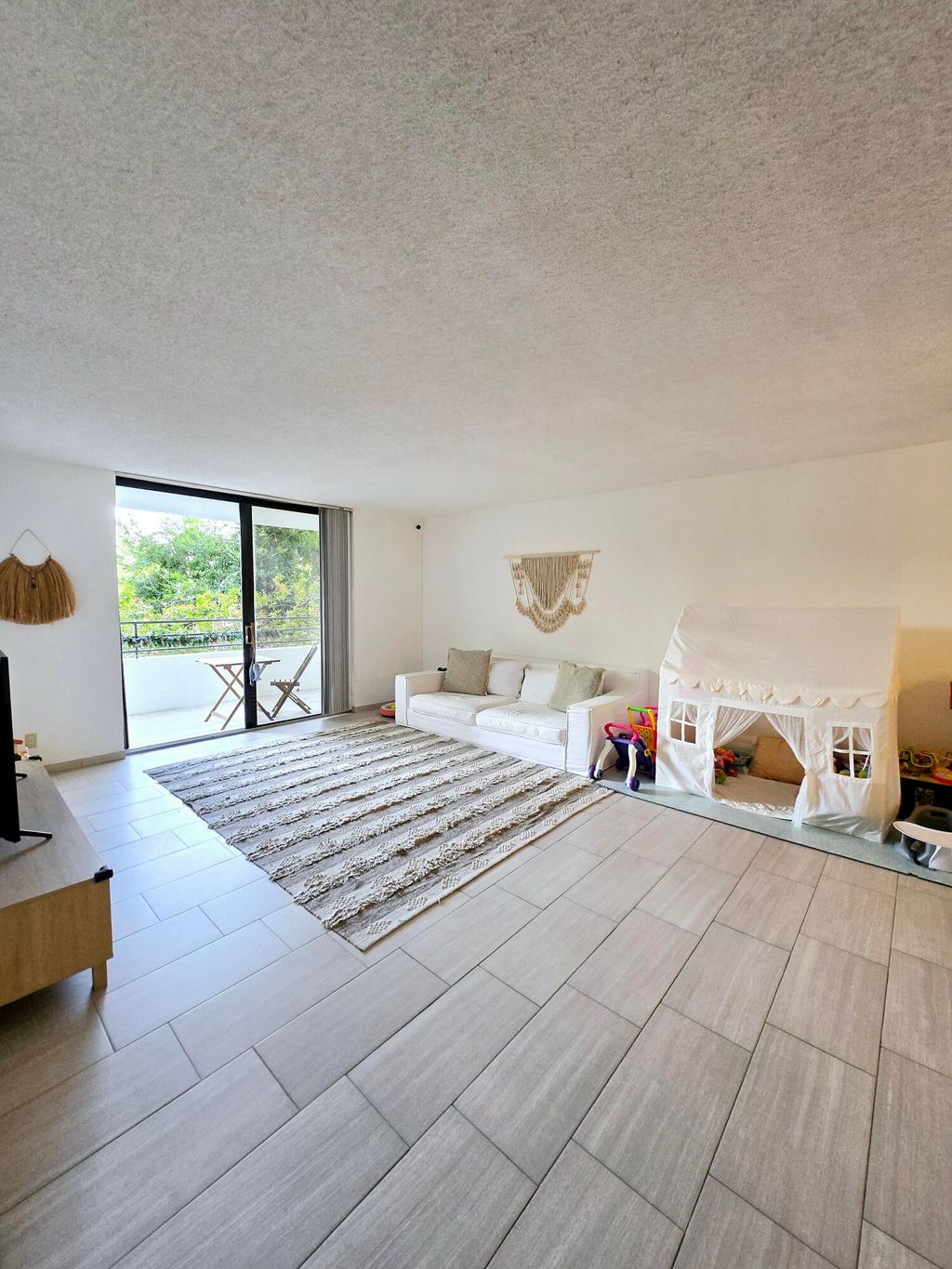 Photo of 2500 Parkview Drive #412, Hallandale Beach, FL 33009 (MLS # B26001165)