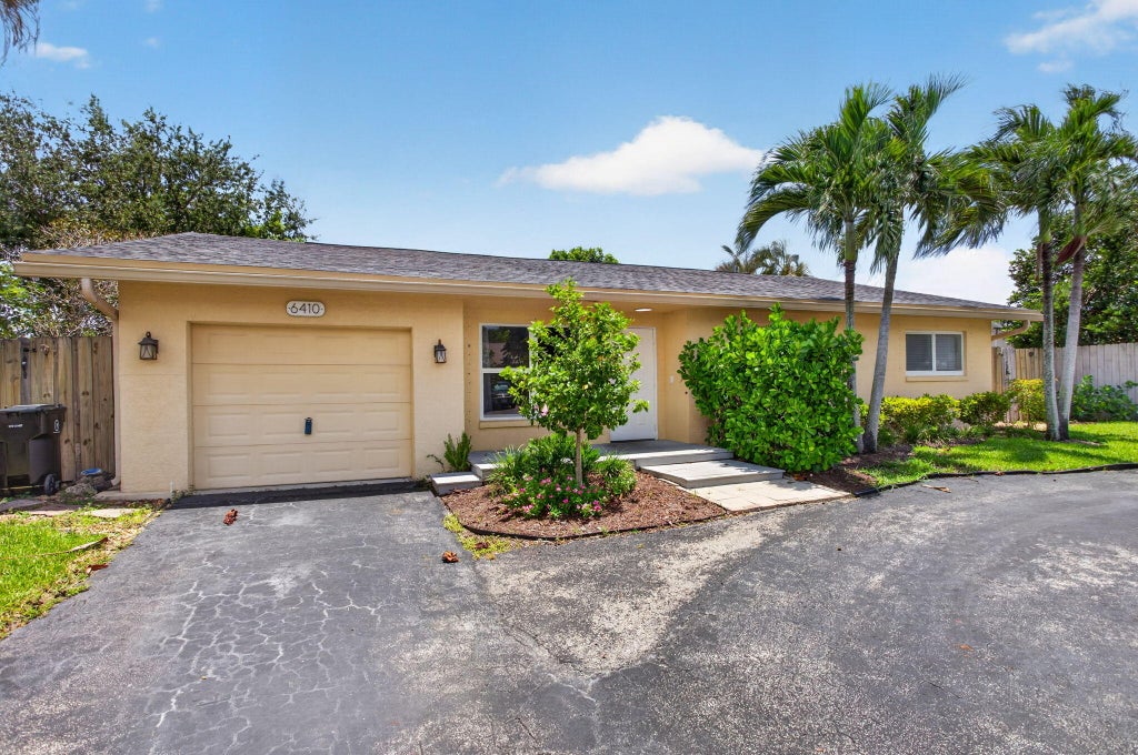 Photo of 6410 NW 34TH Avenue, Fort Lauderdale, FL 33309 (MLS # B26058464)