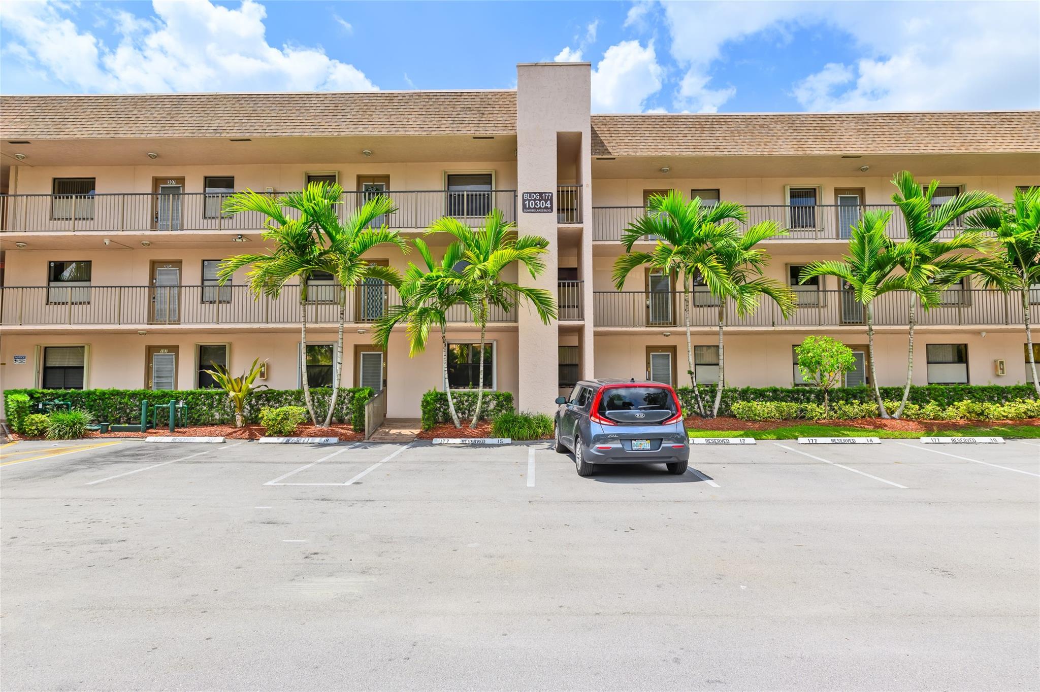 10304 Sunrise Lakes Blvd 106