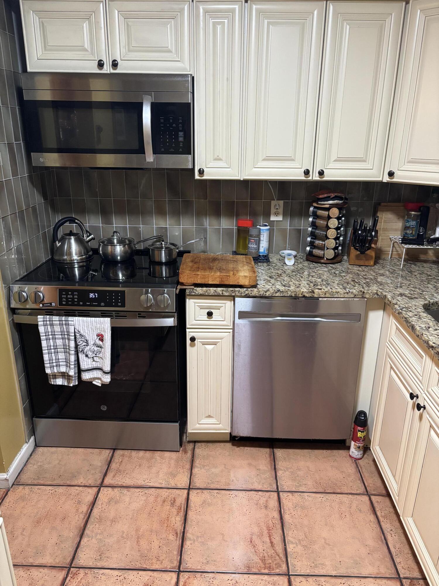 9810 Pineapple Tree Drive 205